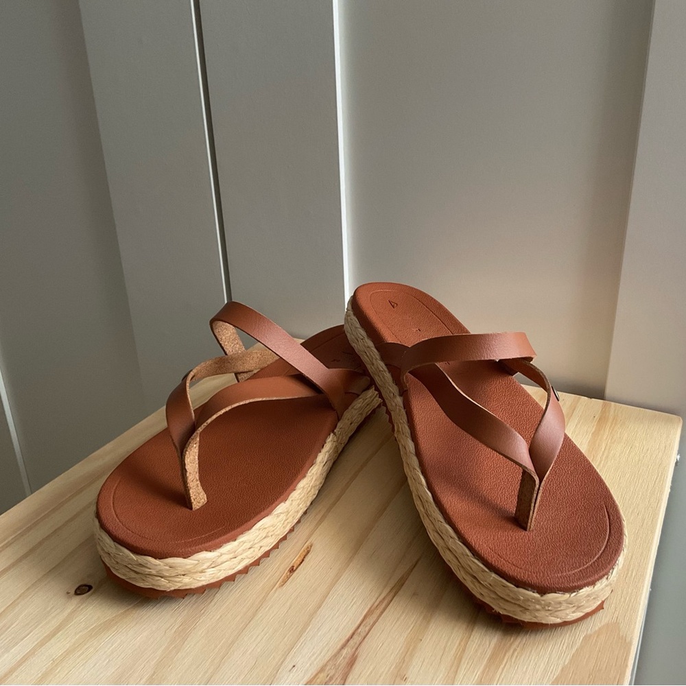 Really Cute Reef Women's Brown Leather-Look Espadrille Platform Sandals NWOT